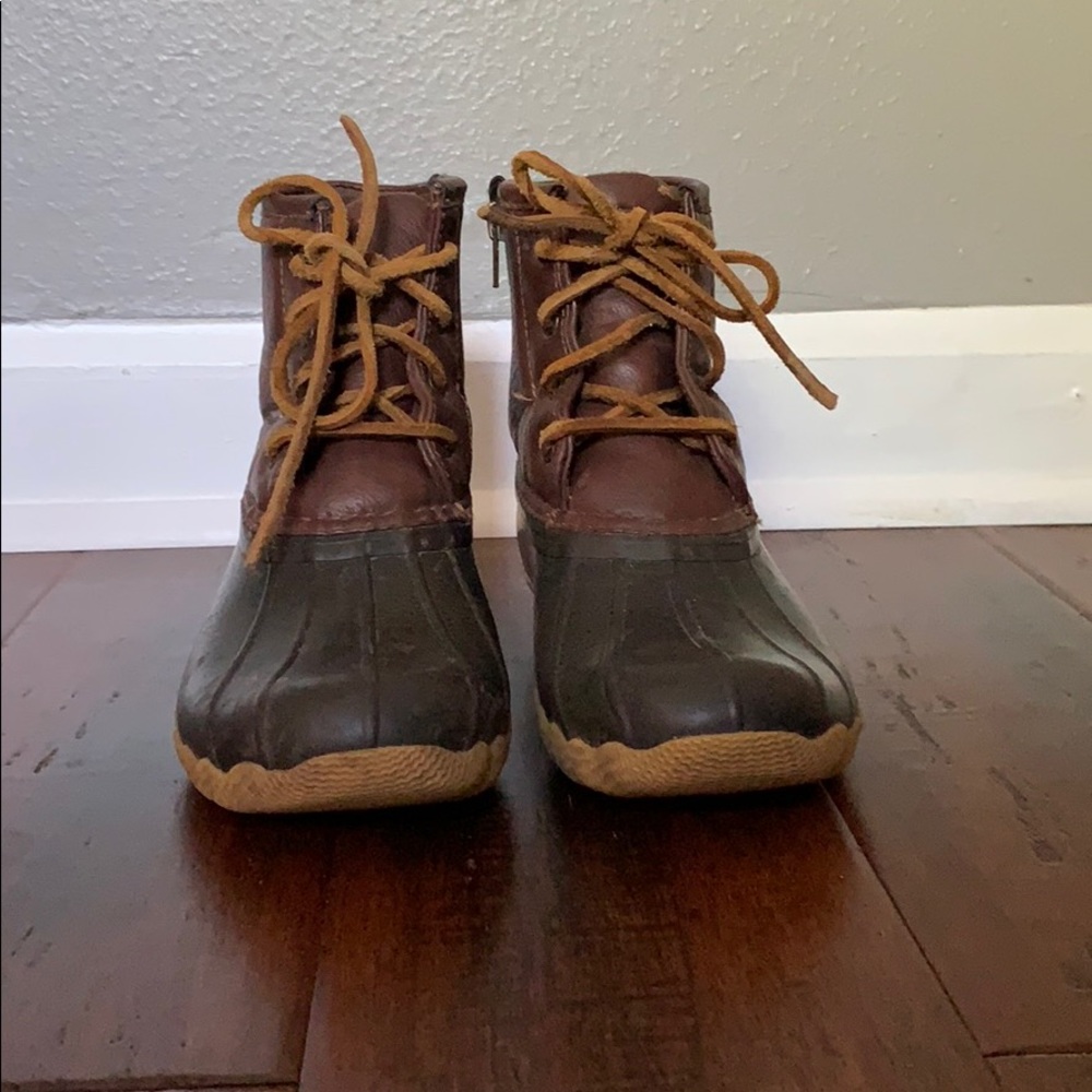 Girl Sperry saltwater boots